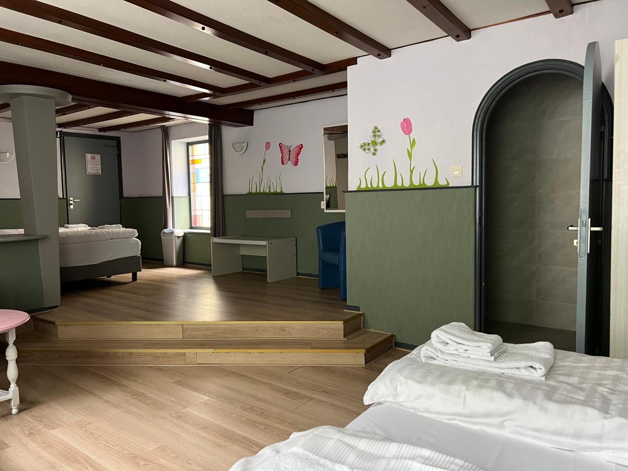 Hotel Gaudi Valkenburg aan de Geul Екстер'єр фото